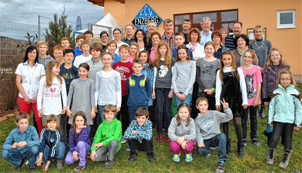 So sehen Sieger aus: Der TV Enzberg zeichnet zahlreiche kleine und große Sportler für ihre Erfolge aus. 