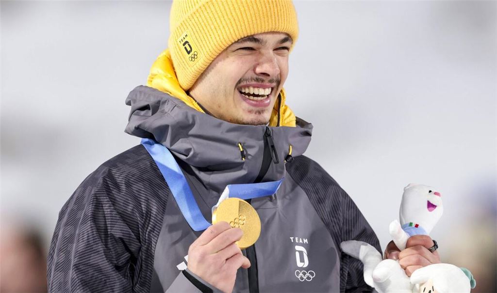 So sehen Sieger aus: Philipp Raimund mit der Goldmedaille.