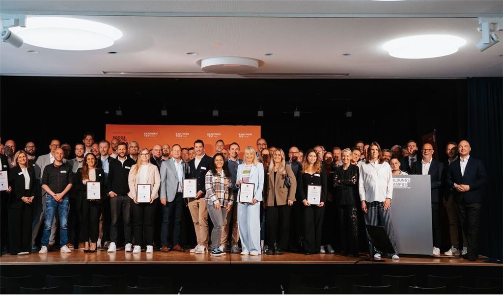 So sehen Siegerinnen und Sieger aus: Die Betreiber der besten Kantinen aus Baden-Württemberg.