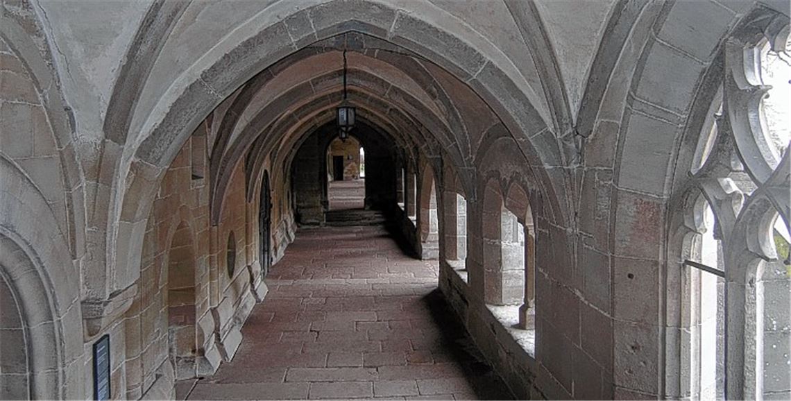 So sieht das Paradies aus – zumindest in Maulbronn, wo die Vorhalle der Klosterkirche einen vielversprechenden Namen trägt.