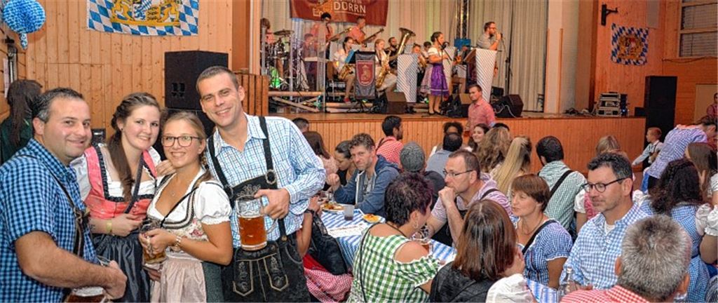 Oktoberfest sorgt für eine volle Halle