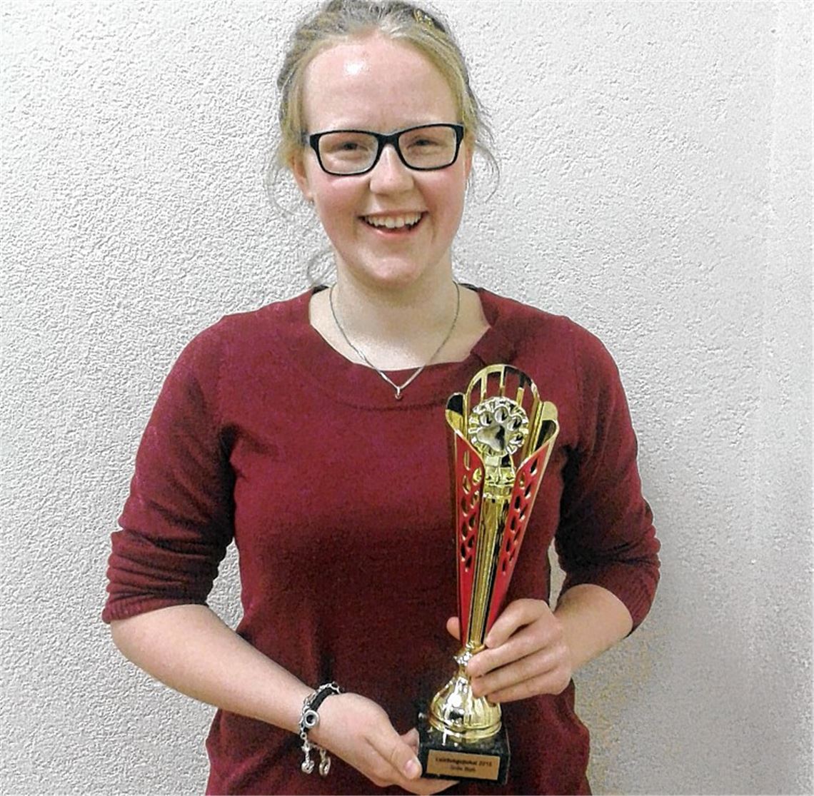 Sofie Bloß erhält den Leistungspokal Sofie Bloß erhält den Leistungspokal