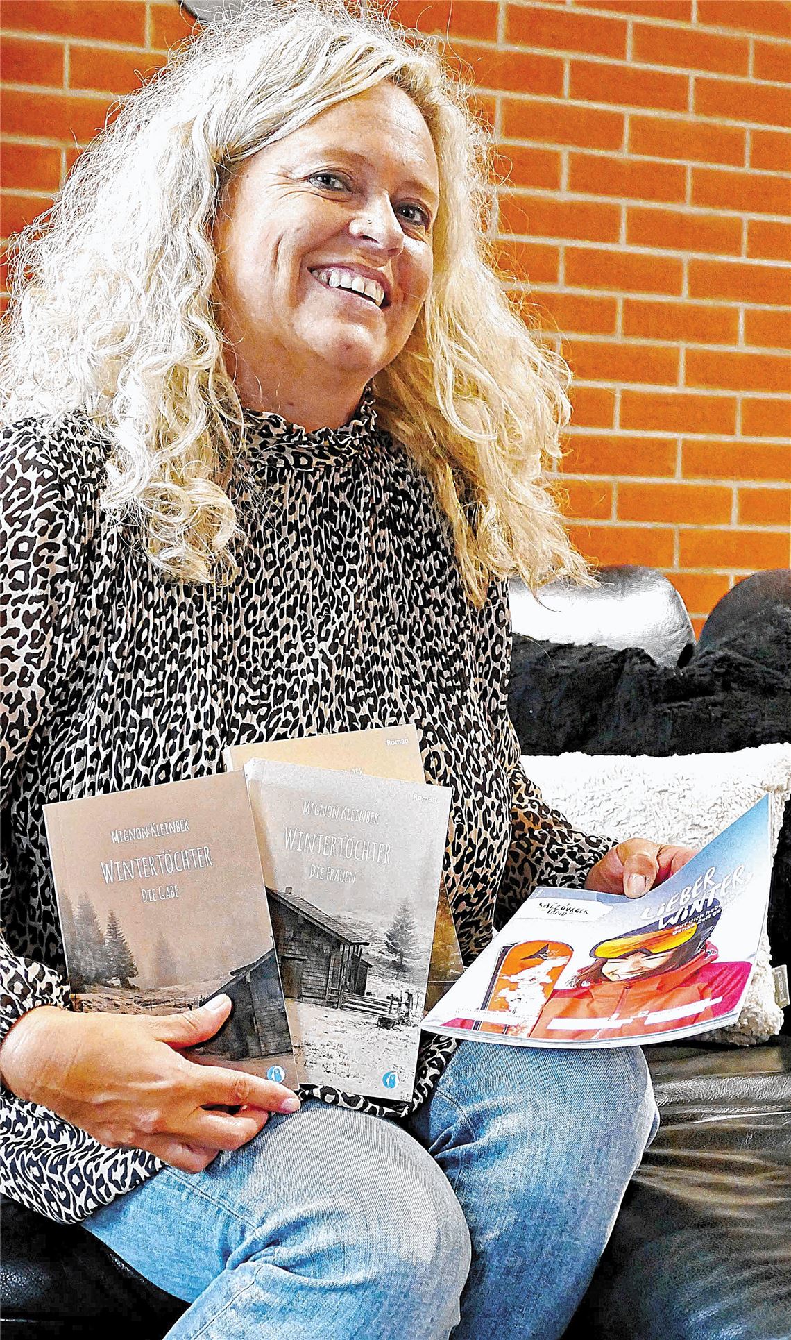 „Wintertöchter“ werden zum Filmstoff Sogar in einem touristischen Werbemagazin der Region „Salzburger Land“ wird das Buch als „Kachelofen-Lektüre“ angepriesen. Pinguletta-Verlagsleiterin Silke Boger jedenfalls ist glücklich, dass die bei ihr verlegte Trilogie „Wintertöchter“ von Mignon Kleinbek verfilmt wird.Roth