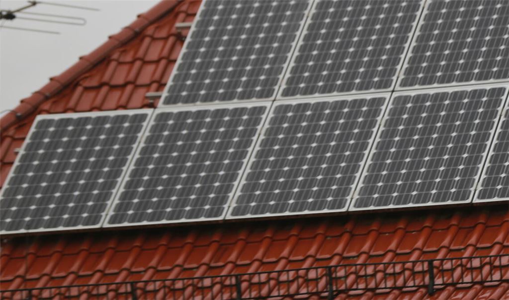 Solarmodule sind heiß begehrt. Das ruft in der Region Diebe auf den Plan. Symbolfoto: Archiv/Disselhoff