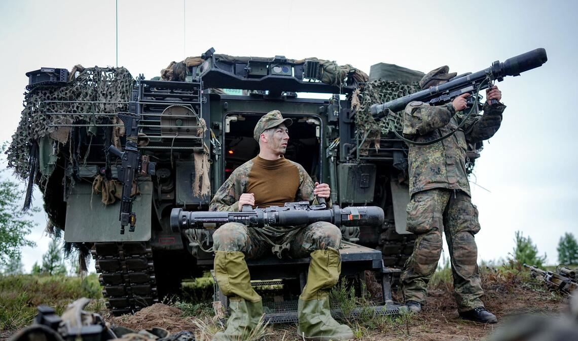 Soldaten der Bundeswehr bereiten sich auf die Großübung „Freedom Shield 2026“ der neuen Panzerbrigade 45 vor.