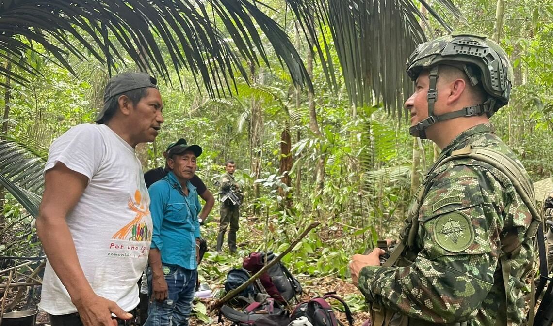 Soldaten und Indigene durchkämmen auf der Suche nach vier Kindern seit Wochen den Regenwald.