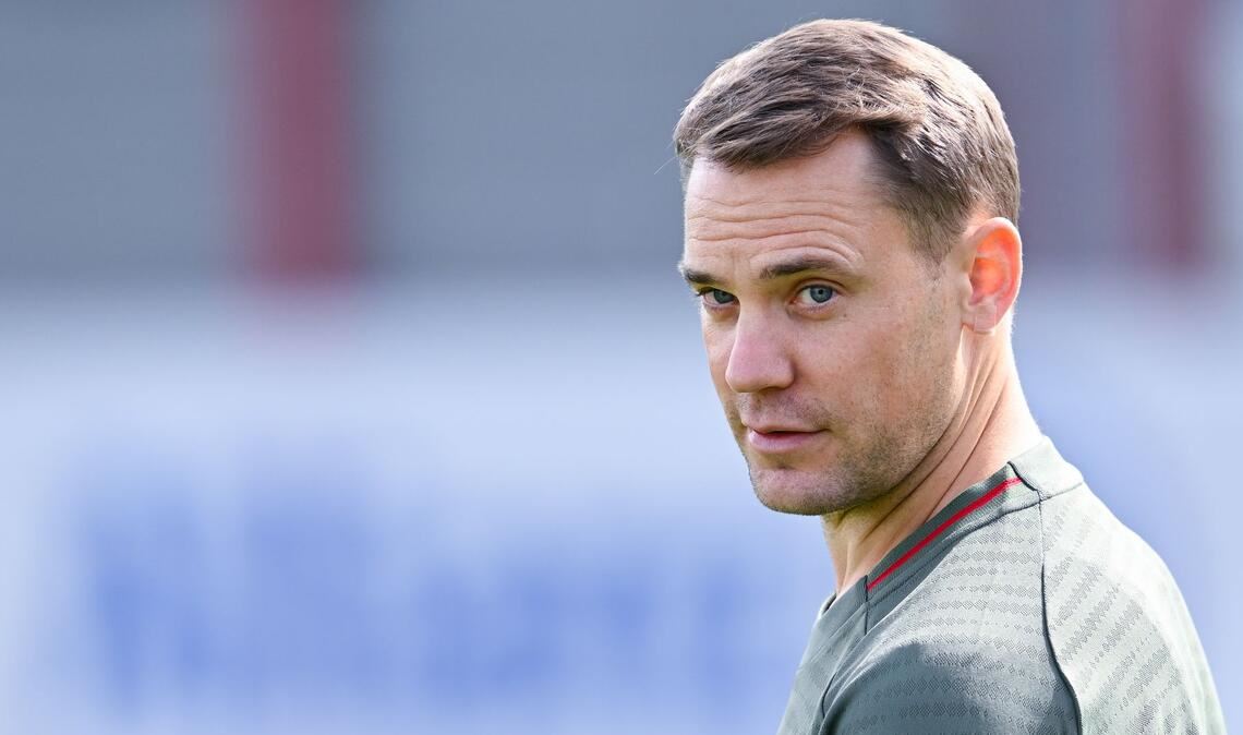 Soll Manuel Neuer das deutsche WM-Tor hüten oder nicht? Die Fans sind unterschiedlicher Meinung.