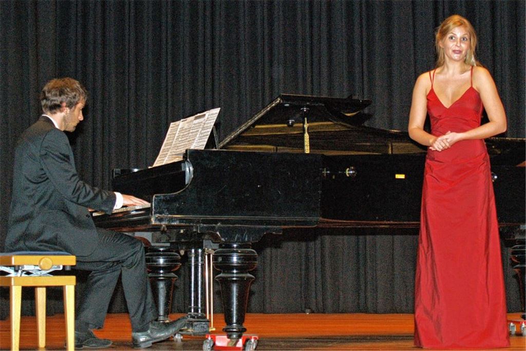 Sopranistin Annika Brenner, am Flügel begleitet von Sebastian Herdtweck. Foto: Filitz