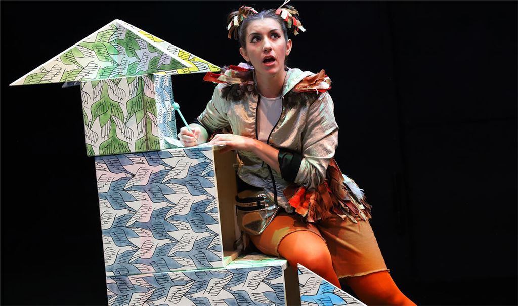Sopranistin Helena Wegner versteht es, ihr junges Publikum zu begeistern. Foto: Theater Pforzheim/Sabine Haymann