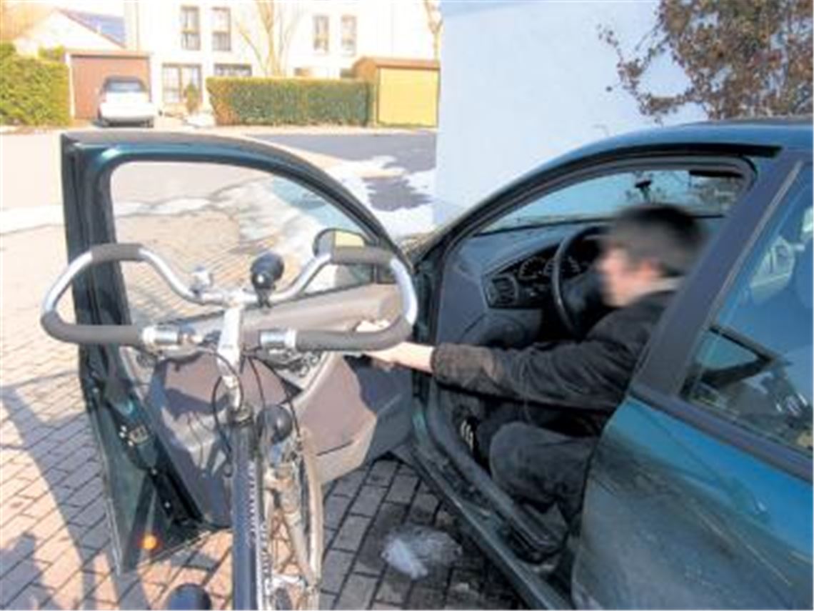 Sorgt immer wieder für brenzlige Situationen im Straßenverkehr: das Aufeinandertreffen von Auto- und Radfahrern. Ein schwerer Unfall in Knittlingen war gestern Thema vor Gericht. 
Foto: Franz