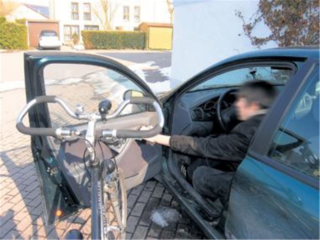 Sorgt immer wieder für brenzlige Situationen im Straßenverkehr: das Aufeinandertreffen von Auto- und Radfahrern. Ein schwerer Unfall in Knittlingen war gestern Thema vor Gericht. 
Foto: Franz