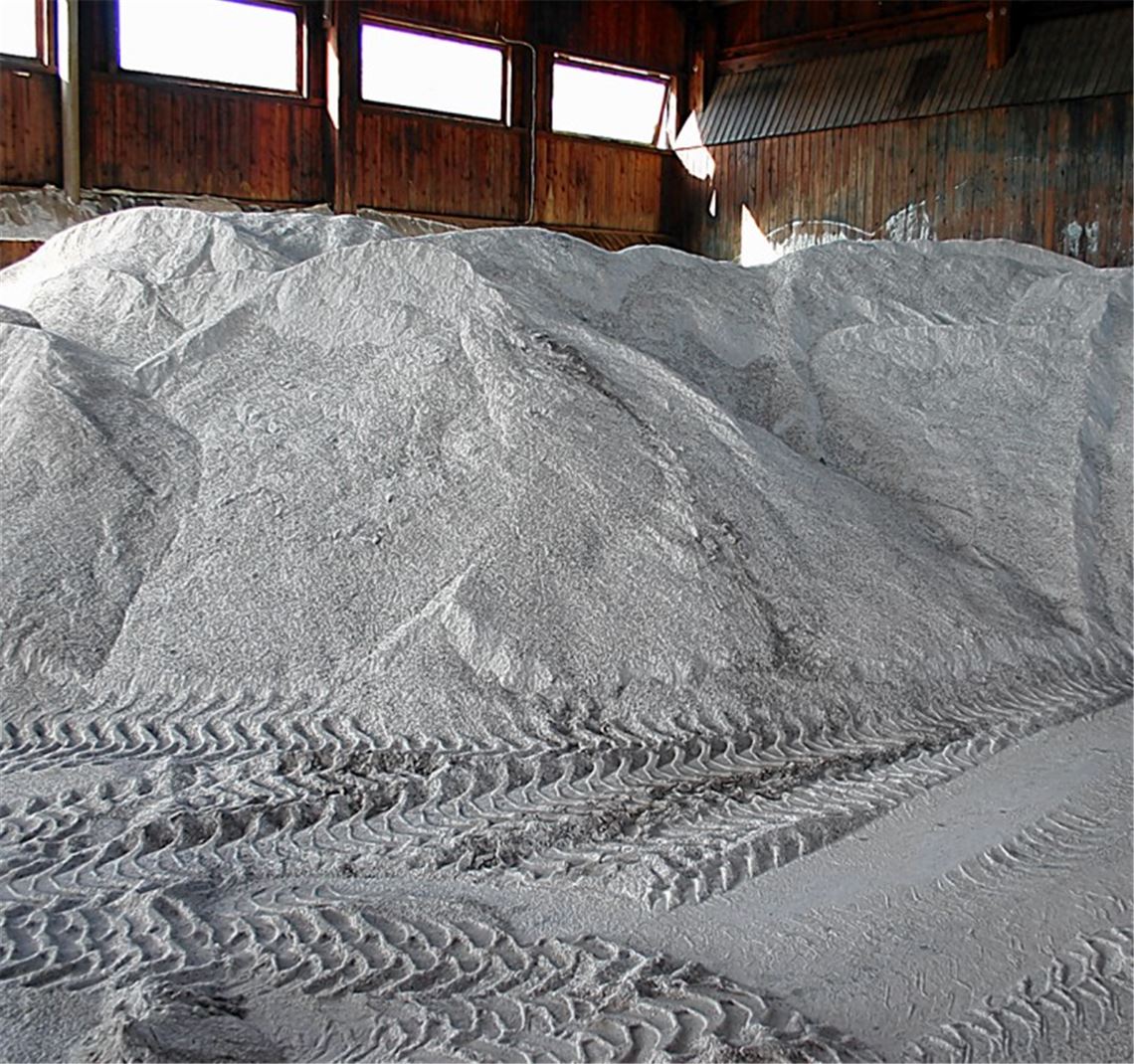 Sowohl in Pforzheim (Foto) als auch in Maulbronn müssen die Streusalz-Lagerhallen kurzfristig beziehungsweise mittelfristig durch Neubauten ersetzt werden. Die bestehenden Bauwerke sind statisch nicht mehr haltbar, heißt es aus der Kreisverwaltung. 