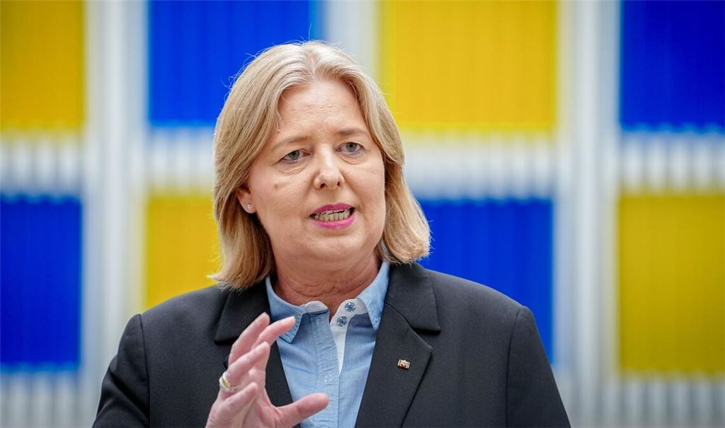 Sozialministerin Bärbel Bas (SPD) setzt eine Kommission ein, die Reformvorschläge zu Sozialleistungen machen soll. (Archivbild)