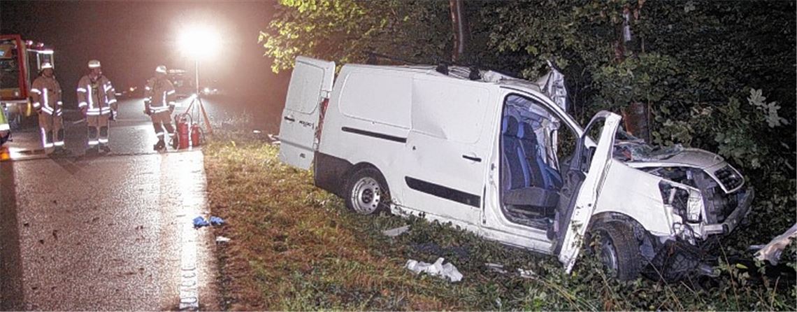 Schwere Unfälle halten Helfer in Atem
