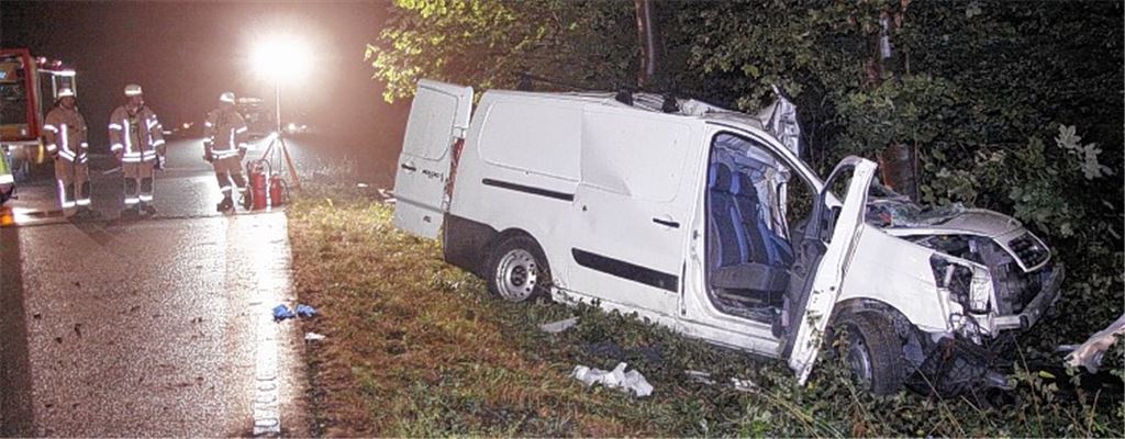 Schwere Unfälle halten Helfer in Atem