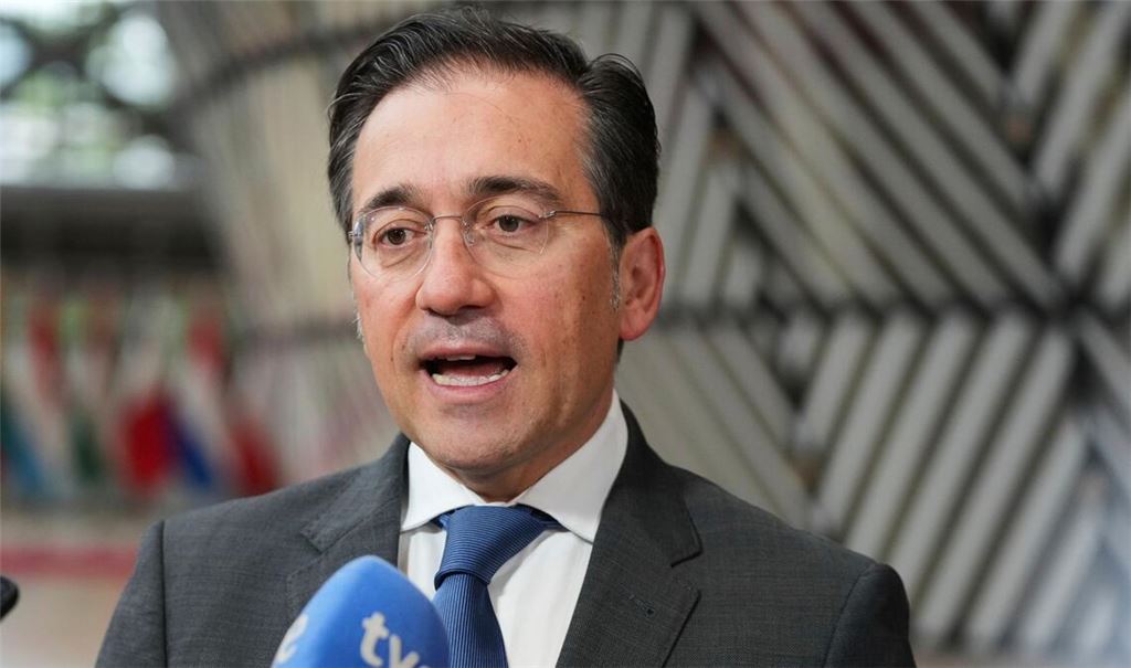 Spanien hat Bundeskanzler Friedrich Merz (CDU) mangelnde Solidarität angesichts der Kritik von US-Präsident Donald Trump an dem Nato-Partner vorgeworfen.