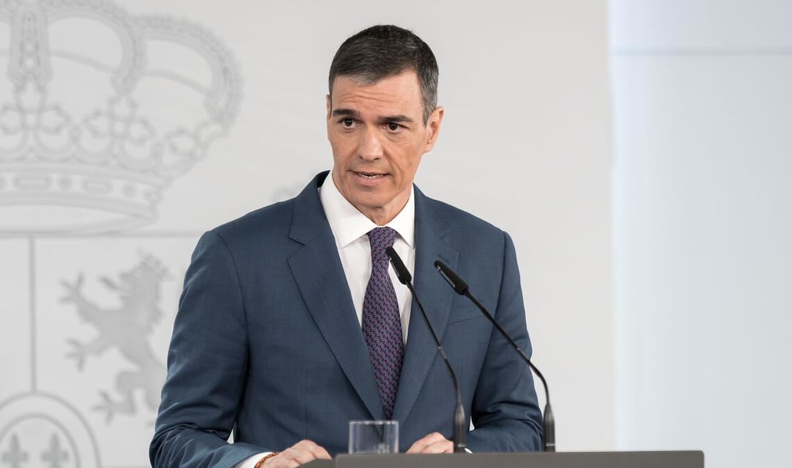 Spaniens Regierungspräsident Pedro Sánchez. Als Konsequezn im Strit mit Israel hat die Regierung die Botschafterin in Israel abberufen.