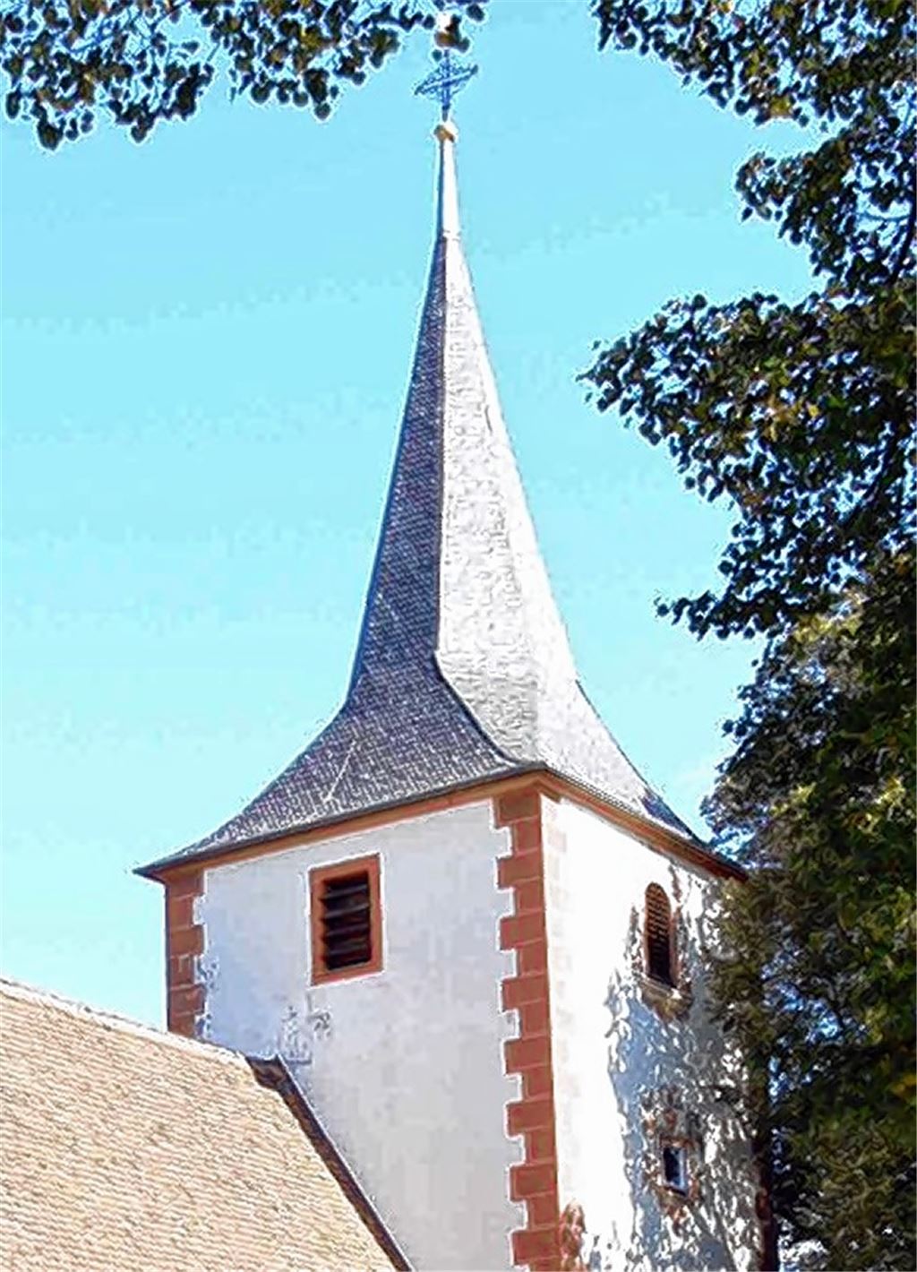 Spannende Dachkonstruktion: die Kirche in Diefenbach.Foto: Archiv