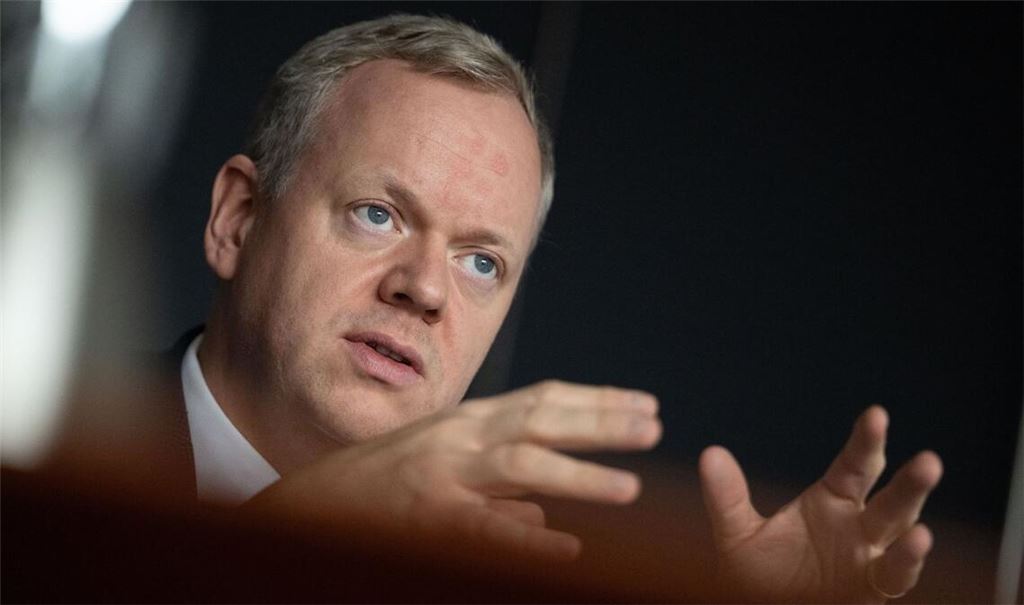 Sparkassenpräsident Matthias Neth sieht seine Kreditinstitute von der Kritik aus der Wirtschaft: Der Mittelstand ist mit unserem Angebot zufrieden.