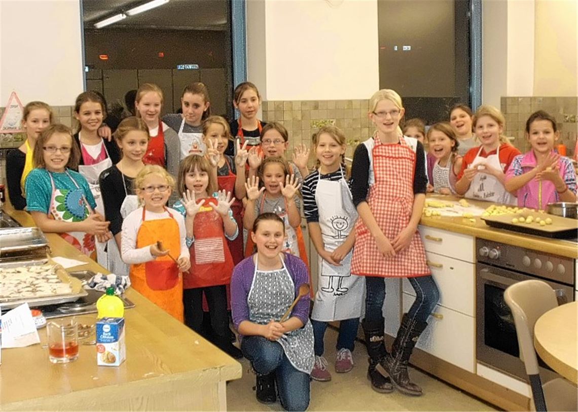 Spaß in der Weihnachtsbäckerei.