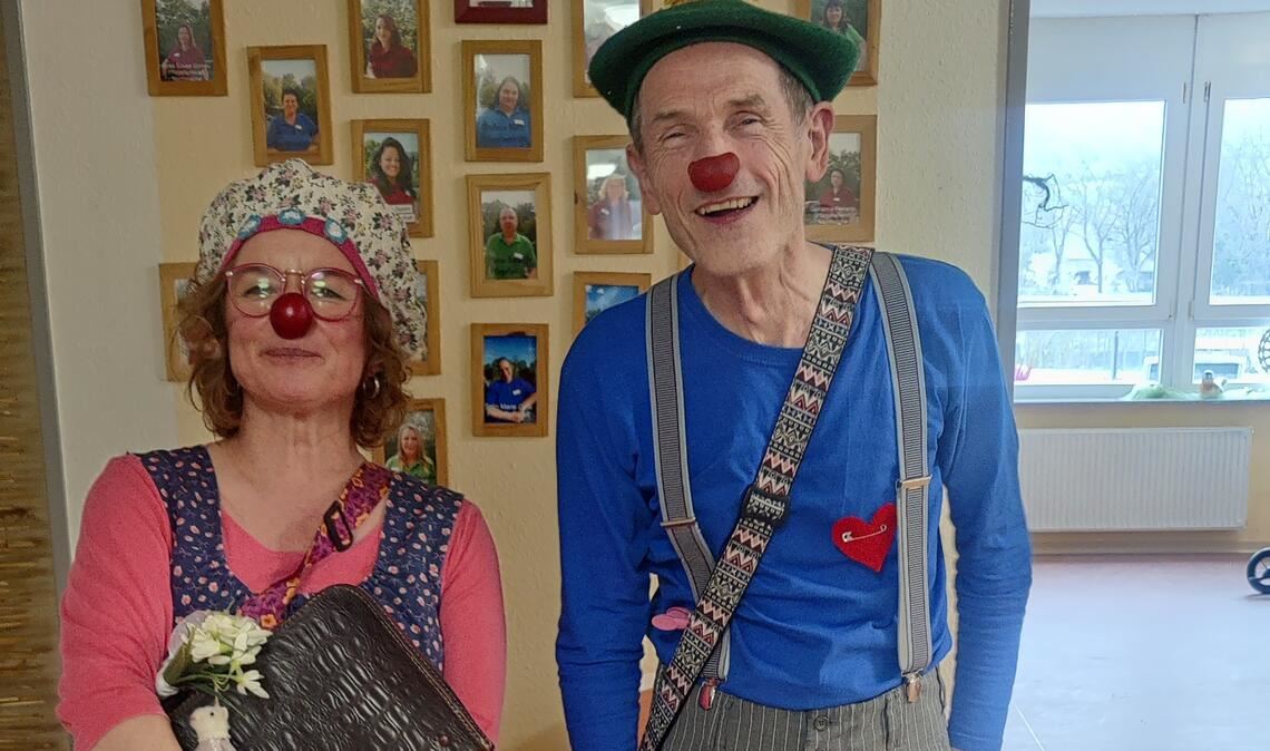 Spaßmacher im Seniorenheim: das Clowns-Duo „Lilli Spirelli & Utttsch“. Fotos: privat