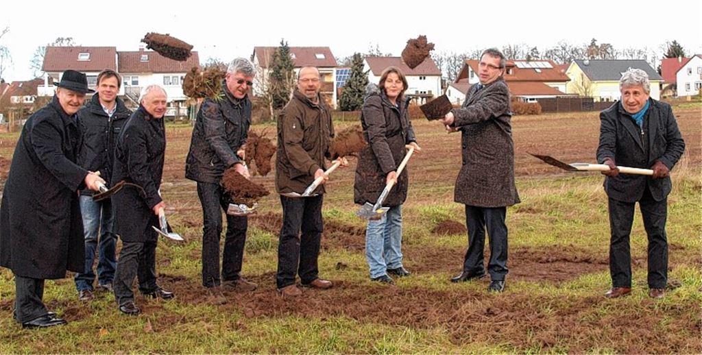 Spatenstich für das Baugebiet in Zaisersweiher, das Ende 2014 erschlossen sein soll. Foto: Appich