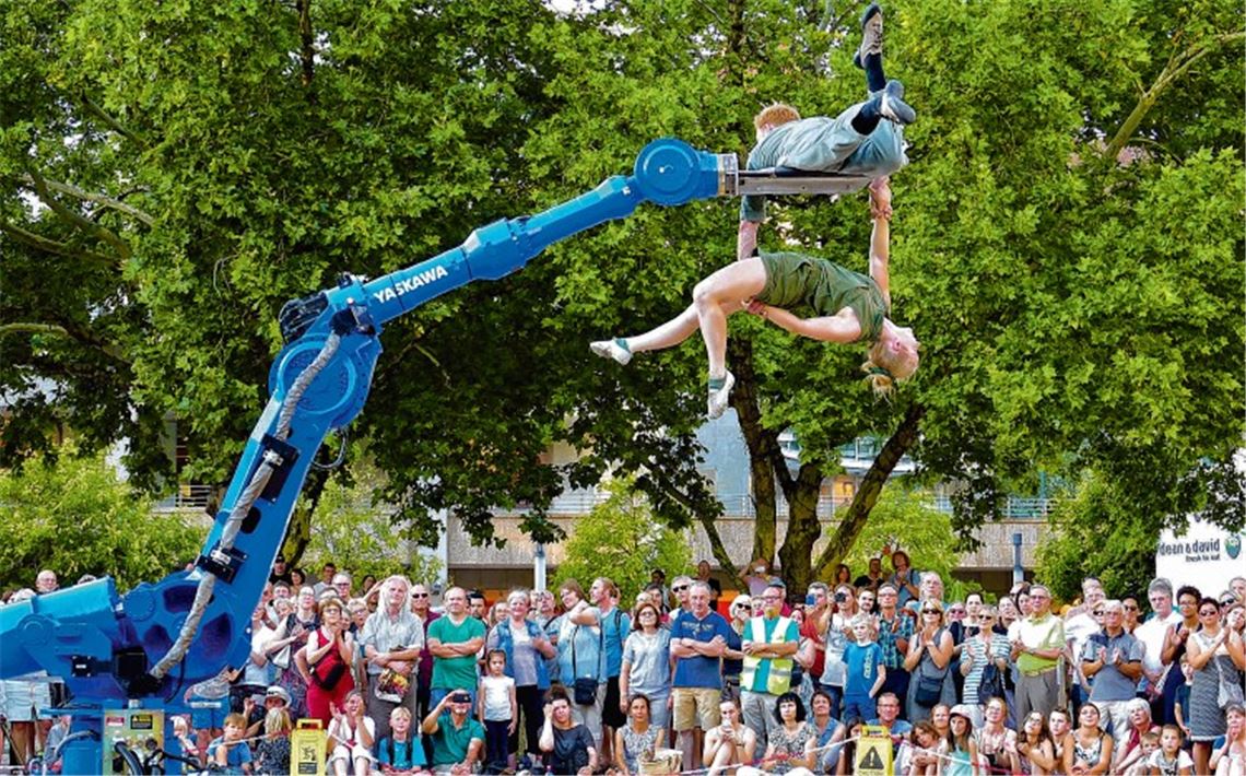 Der Mensch tanzt mit der Maschine