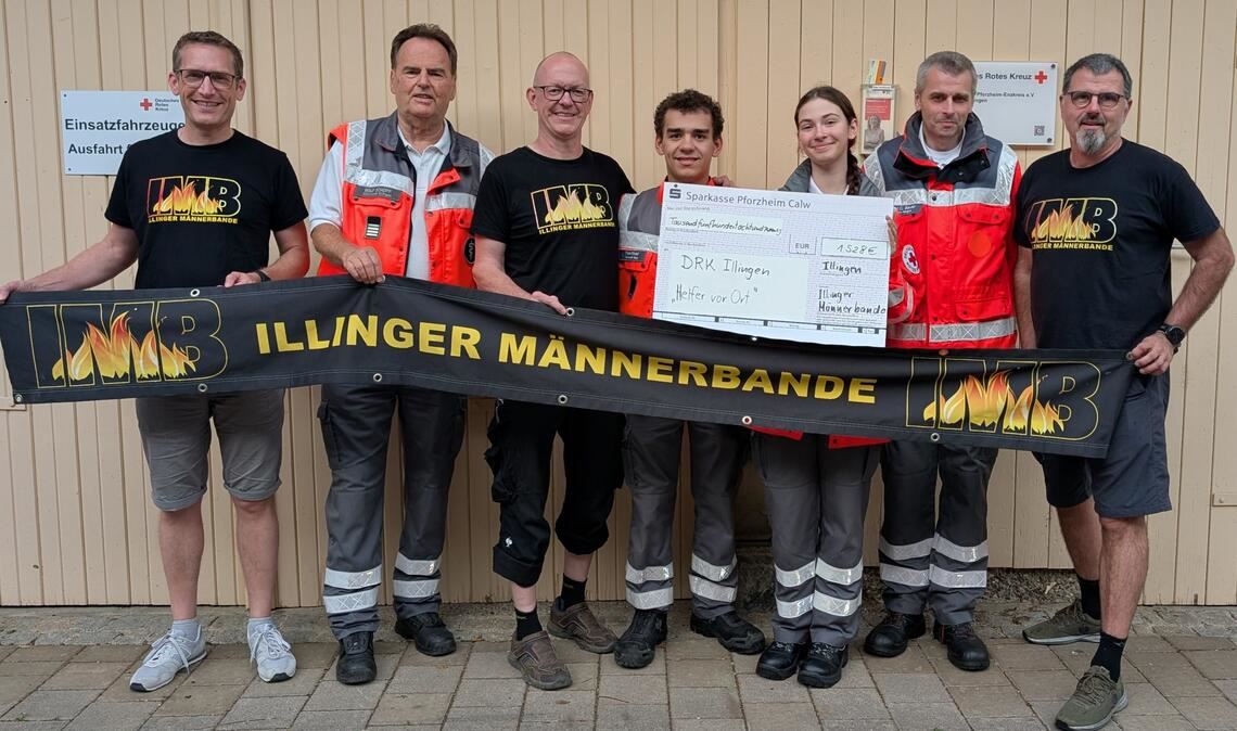 Spendenübergabe an die Vertreter des DRK-Ortsvereins Illingen. Foto: privat