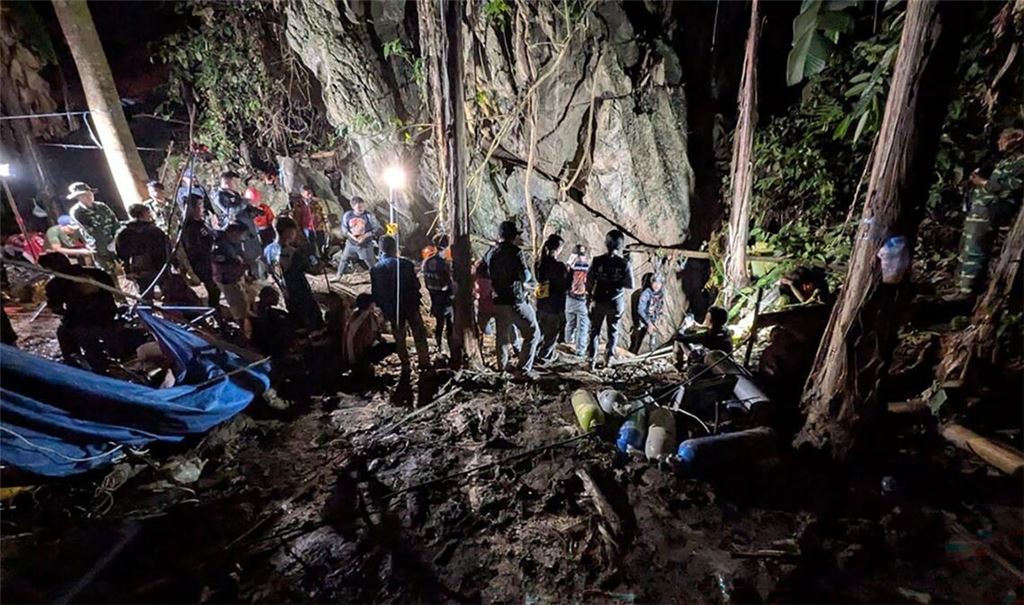 Spezialisten haben nach eigenen Angaben einen neuen Zugang zu der Höhle gefunden.