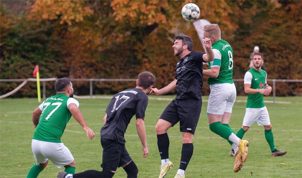 Spitzenreiter Öschelbronn (grün) ist am Ende obenauf bei den Sportfreunden.F: Fotomoment