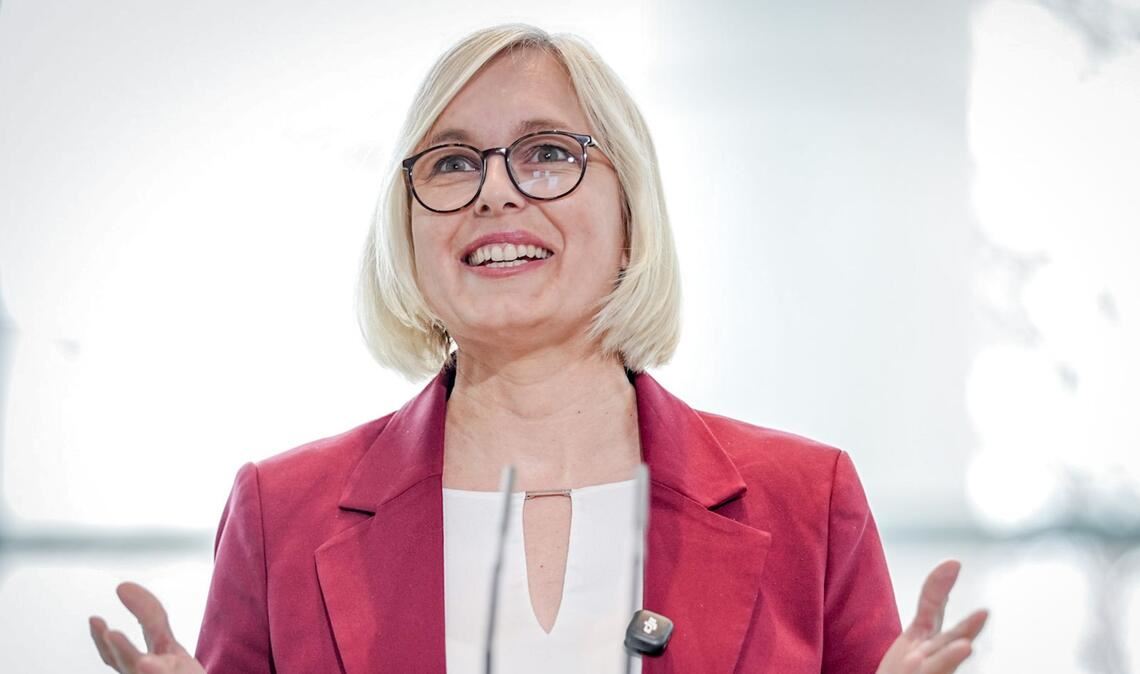 Sport-Staatsministerin Christiane Schenderlein will die Medaillenkrise des deutschen Sports stoppen.