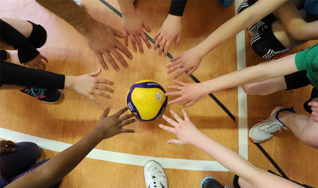 Sport überwindet Grenzen – zum Beispiel beim Volleyballangebot des TVM. Foto: Archiv