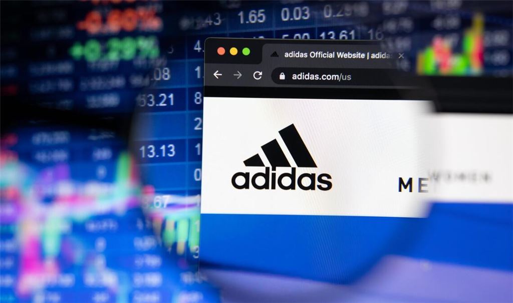 Sportartikel-Aktien unter Druck - nur eine profitiert: Während Adidas an der Börse im Plus liegt, kämpfen Puma und Nike mit Rückschlägen.