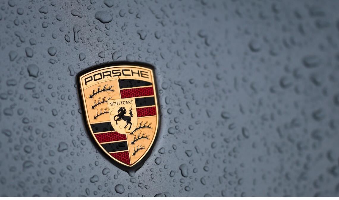 Sportwagenbauer Porsche macht weniger Gewinn.