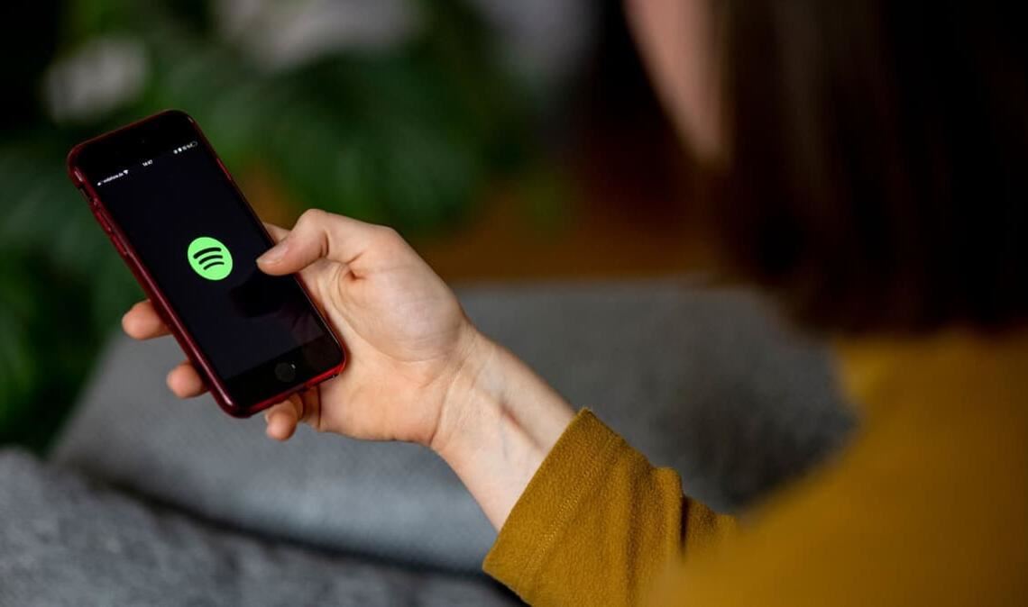 Spotify funktioniert aktuell nicht richtig: Viele Nutzer melden Probleme mit App, Wiedergabe und Verbindung. Das ist zur Störung bekannt.