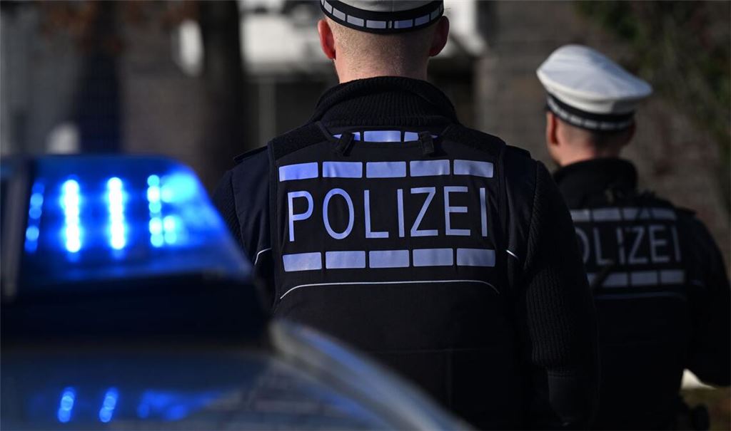 Sprengstoff-Experten der Polizei gaben schließlich Entwarnung. (Symbolbild)