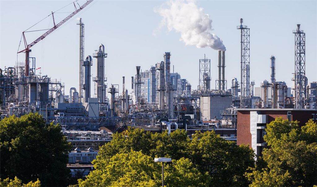 Spürt die schwache Nachfrage: der weltgrößte Chemiekonzern BASF. (Archivbild)