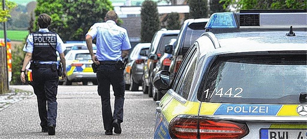 60-Jähriger tötet Frau und Sohn