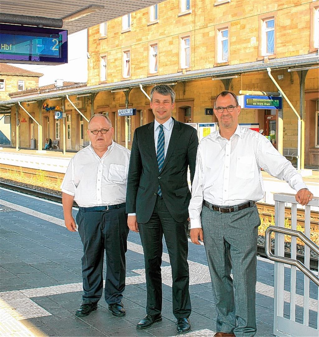 Bahnsteighöhen: Staatssekretär soll sich einsetzen