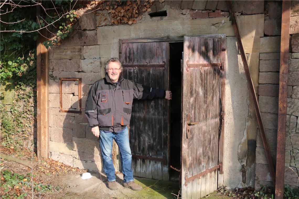 910_0008_146544_ts_Roland_Straub_Bierkeller_Lienzingen