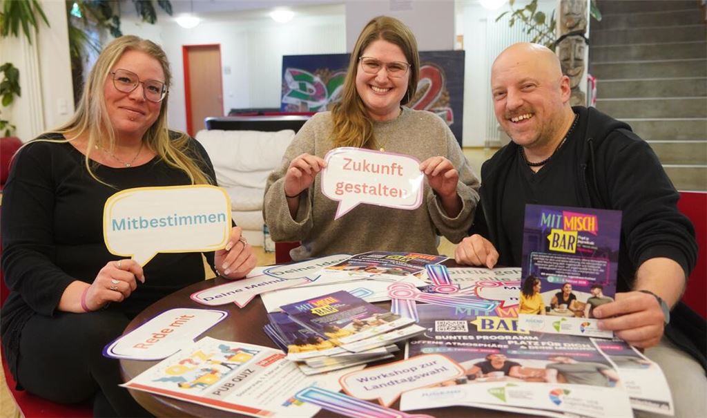Stadtjugendreferentin Nathalie Pavan, Jugendreferentin Lena Oberlader vom BDJK und Stefan Schmidt vom Jugendring (v.li.) freuen sich auf die „Mitmischbar“. Foto: Roller