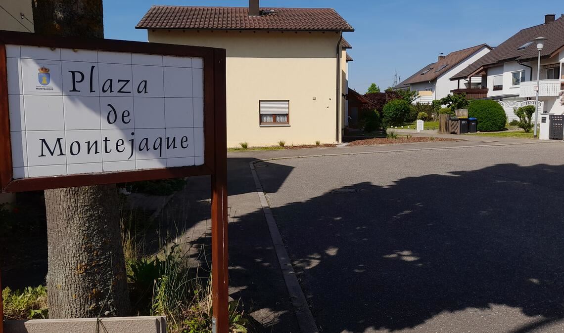 Montejaque hat es schon ins Straßennetz geschafft Stadtrat Michael Arnold hat entdeckt, dass es in Knittlingen bereits eine geschätzt 150 Quadratmeter große „Plaza de Montejaque“ gibt, gelegen am Brahmsweg in einem Wohngebiet. „Ich gehe davon aus, dass Verwaltung und Gemeinderat deshalb spontan nichts von der Plaza de Montejaque wussten, weil inzwischen einfach zu viel Zeit verstrichen ist und auch ehemalige Zeitzeugen nicht mehr in Knittlingen wohnen“, sagt Arnold.Foto: privat