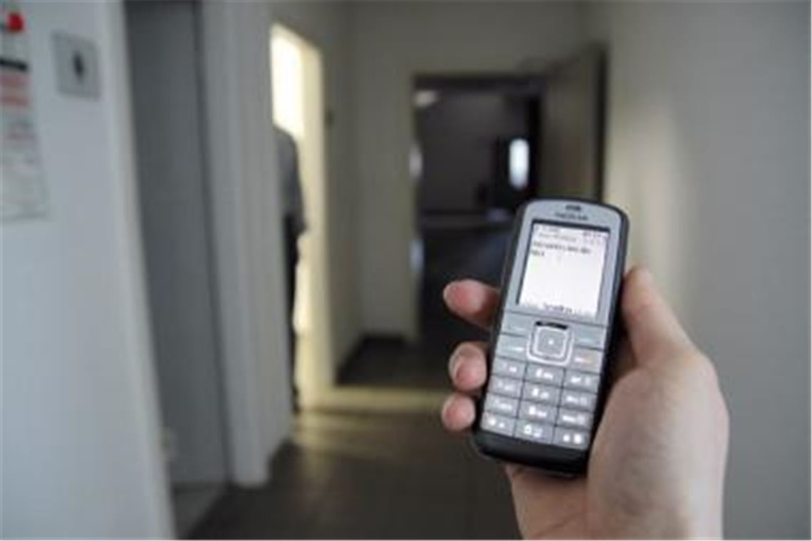 Stalking ist ein weit verbreitetes Phänomen. Häufig überschütten die Täter ihre Opfer mit Handy-Kurzmitteilungen.
Foto: Sadler