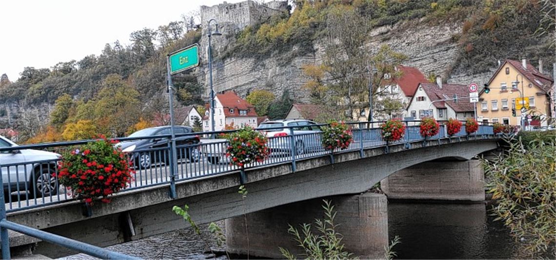 Neue Brücke lässt auf sich warten