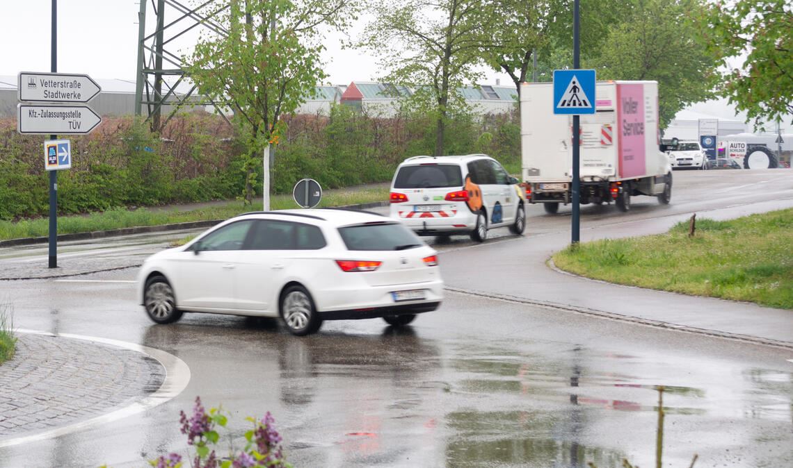 Stark frequentiert: die Einmündung vom Kreisverkehr in die Vetterstraße. Foto: Fotomoment