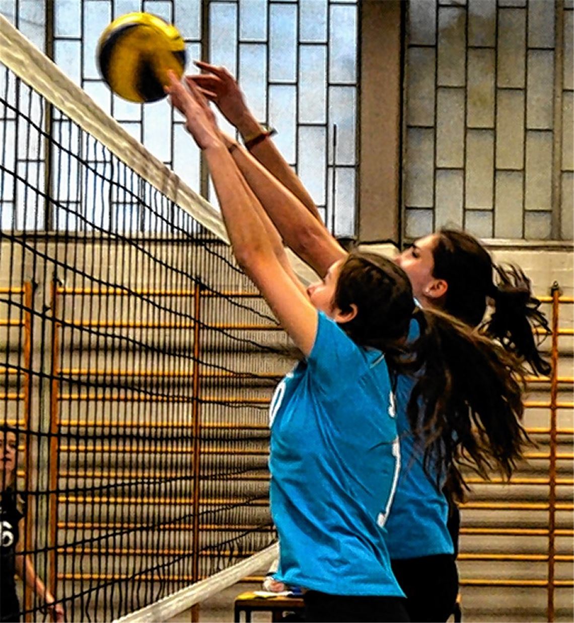 Starke Blockabwehr der OeLi-Damen.