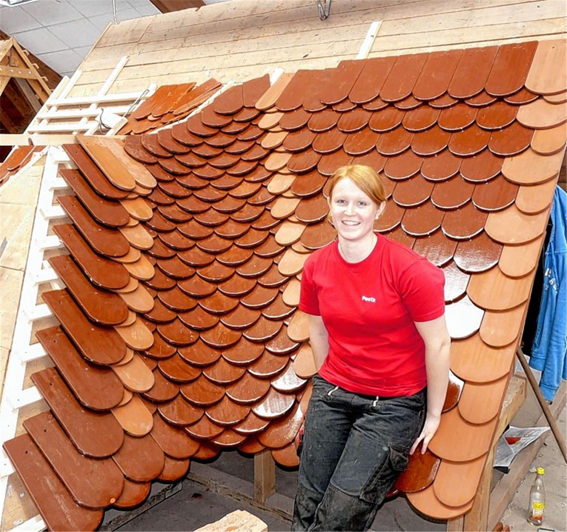 Junge Dachdeckerin mit Preis belohnt