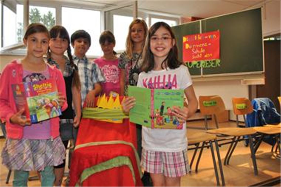 Starke Leser an der Ulrich-von-Dürrmenz-Schule (v. li.): Pelin Bakülü , Jessica Greger, Jonas Moosavi, Thora Sayer, Tamara Sanchez und Chiara Fieseler.  
Foto: Stahlfeld