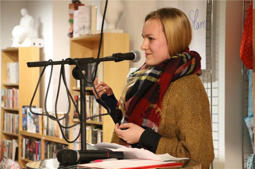 910_0008_105497_ram_Poetry_Slam_Februar_lolo