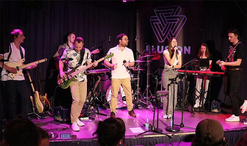 Starker Auftritt: die achtköpfige Formation „Illusion“ aus dem Raum Knittlingen. Foto: Weber